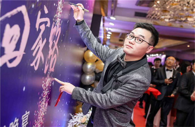 【高光“疫”事】勇敢逆行的特殊“网约车”——豪运国际90后，用信念打通生命运输线